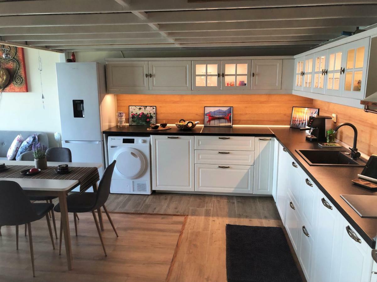 Villa Victoria - A Luxury Appartment With Icredible Seaview Sozopol Bagian luar foto